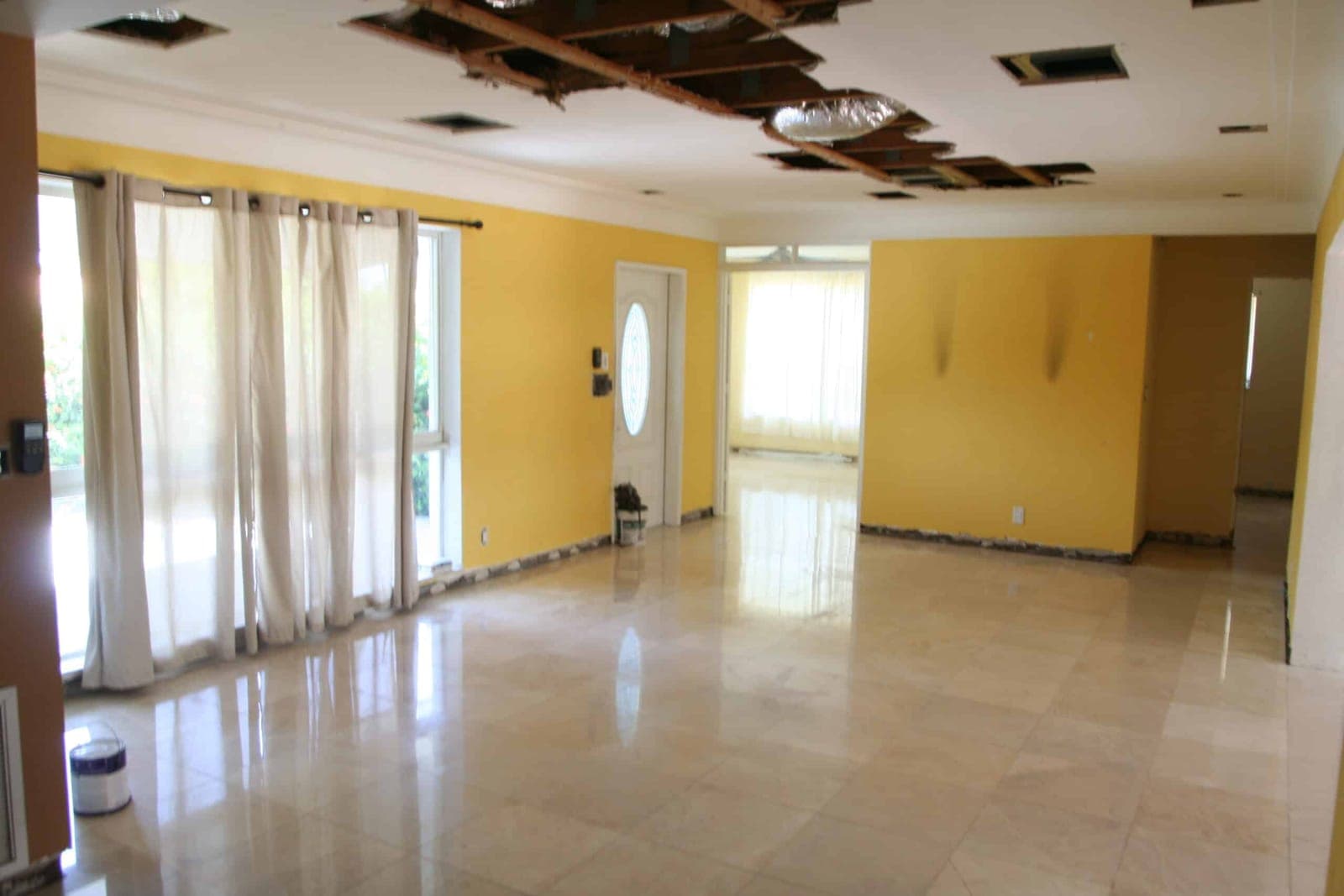 921 NE 27th Avenue - Great room