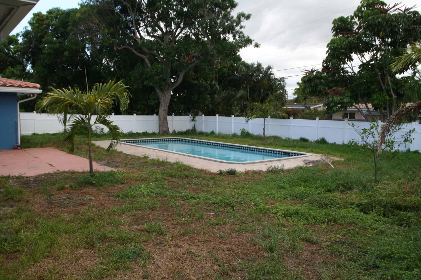 921 NE 27th Avenue - Pool