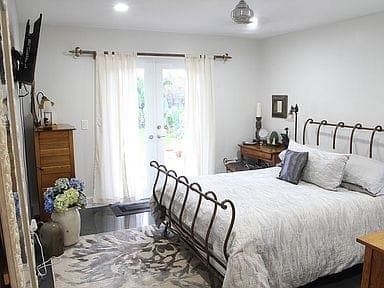 921 NE 27th Avenue - Primary bedroom
